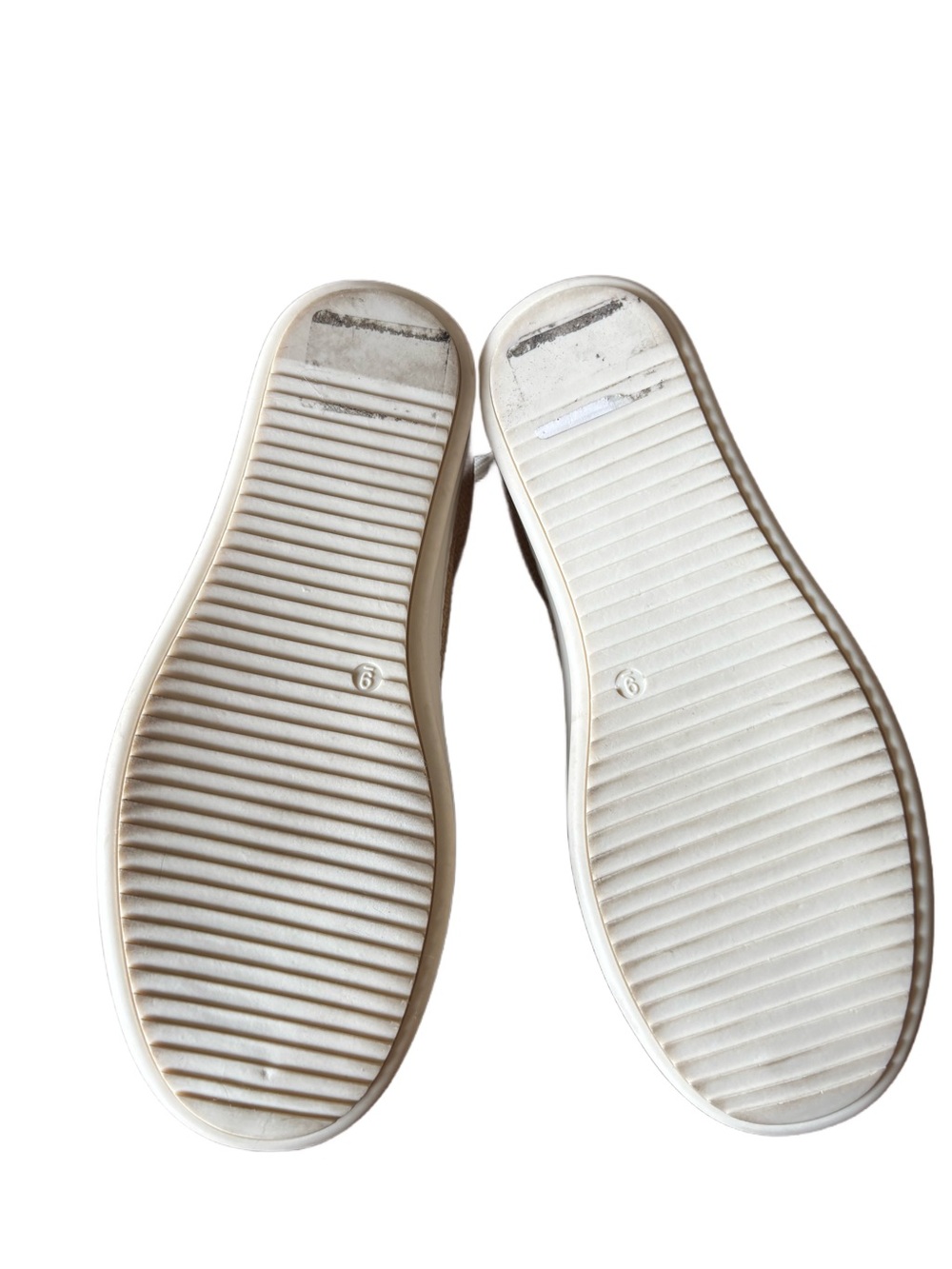 Cape Robbin Cream/Tan Low-Top Lace-Up Sneakers - Picture 5 of 5